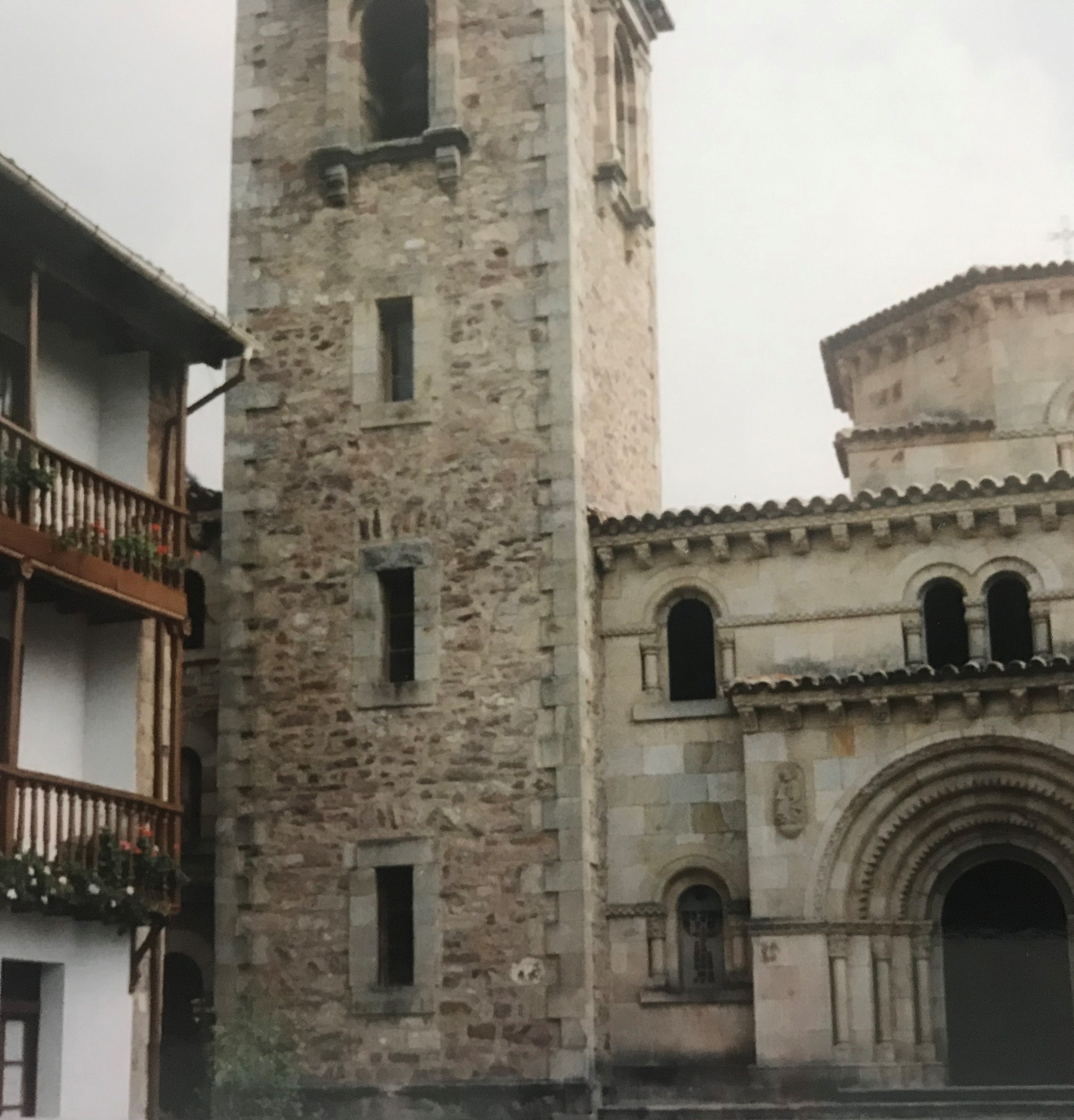 Iglesia de San Miguel, (Puente Viesgo) (Cantabria)