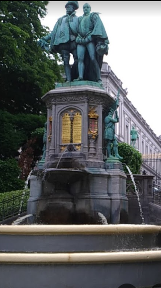 Estatua de los condes Egmont y Hoorn