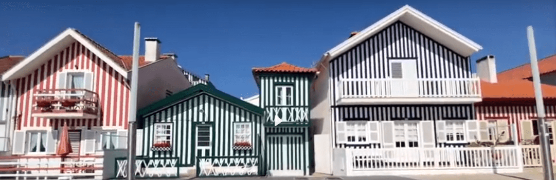 Casitas de colores o “palheiros” en Costa Nova, Aveiro