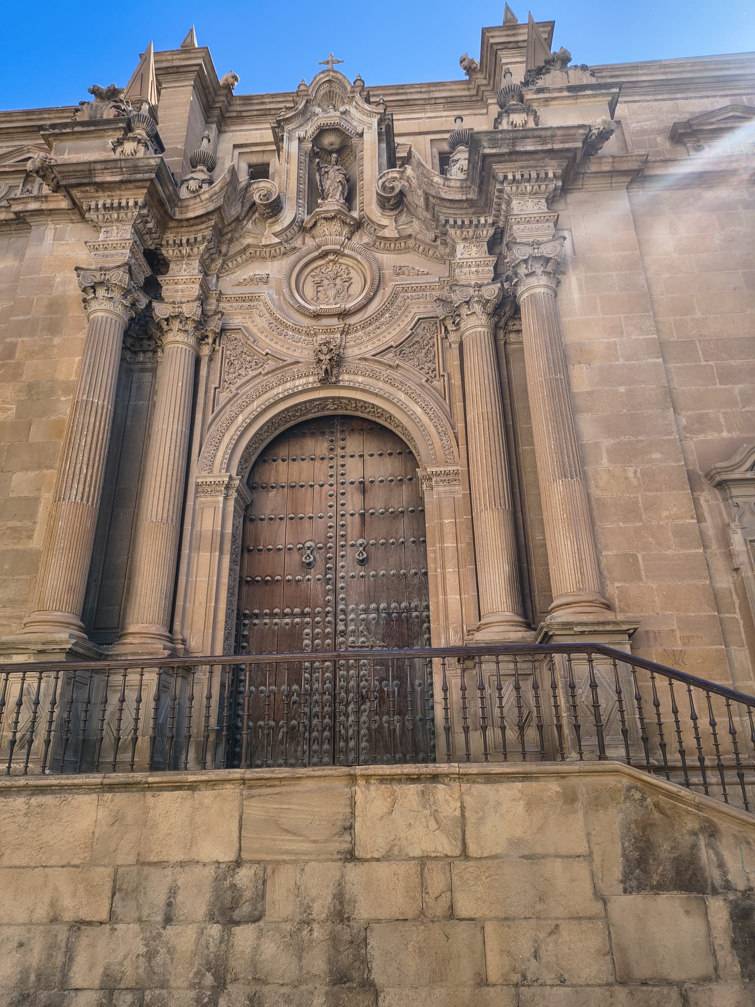 Entrada lateral de la Catedral